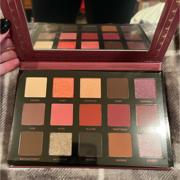 Ace Beautè - Mystic Romance Eyeshadow Palette - Picture 6 of 8